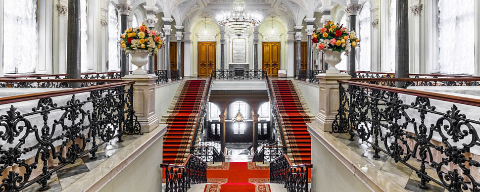 Парадная лестница