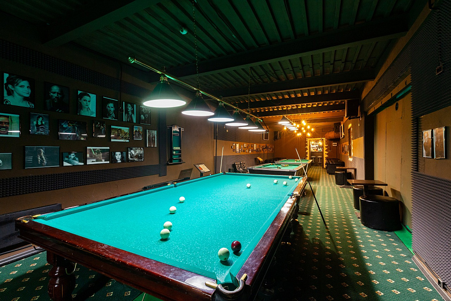Бильярдный зал