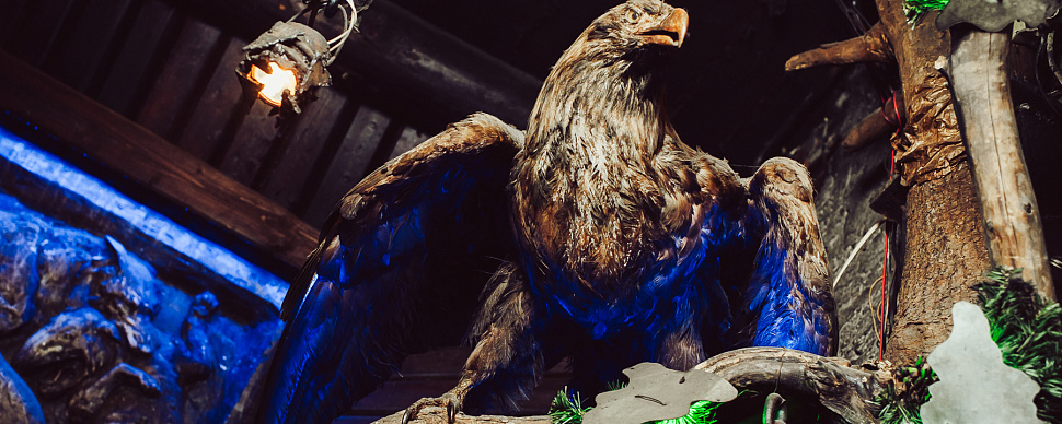 Деревянный Зал