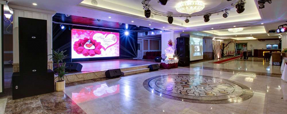 Основной зал