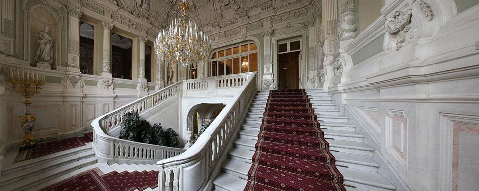 Парадная лестница