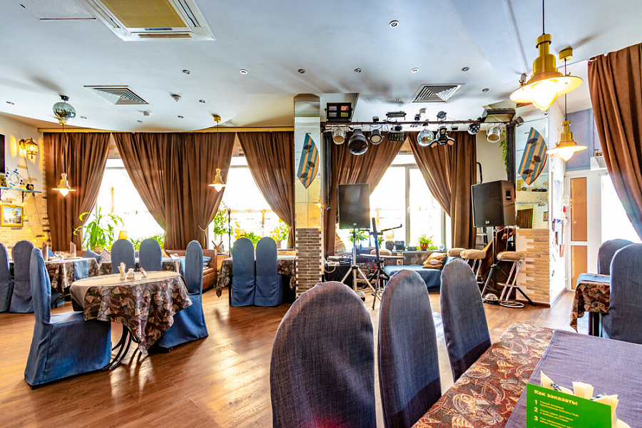 Основной зал