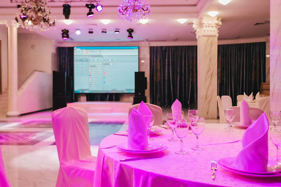 Основой банкетный зал