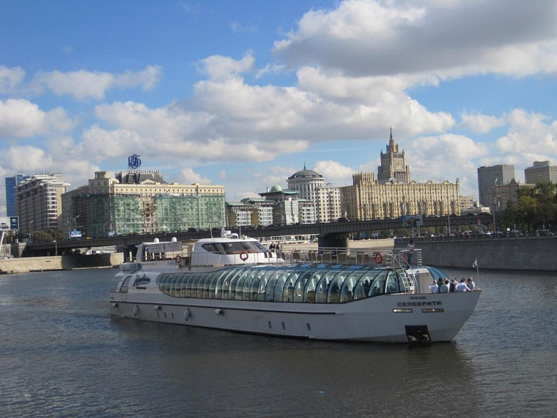 Яхты  Фердинанд, Селебрити, Капелла