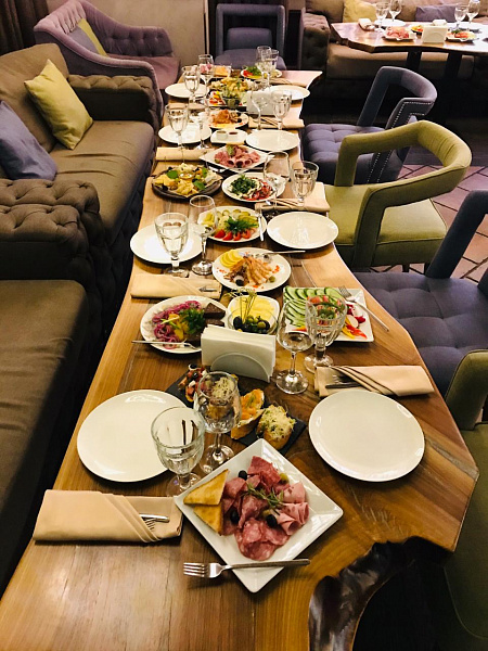 Основной зал