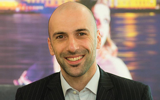 Танцор Папунаишвили: позвал любимую замуж на футболе