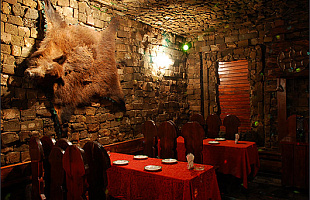 У Никитских ворот