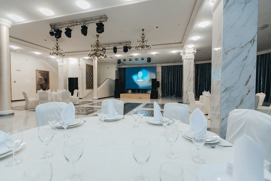 Основой банкетный зал