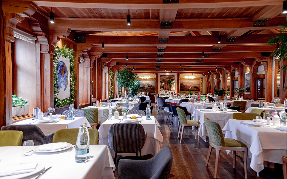 Основной зал