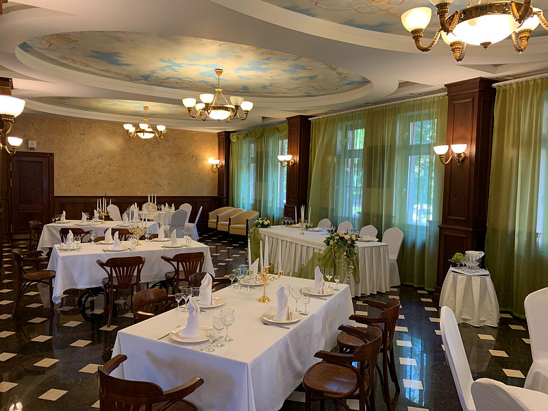 Основной зал