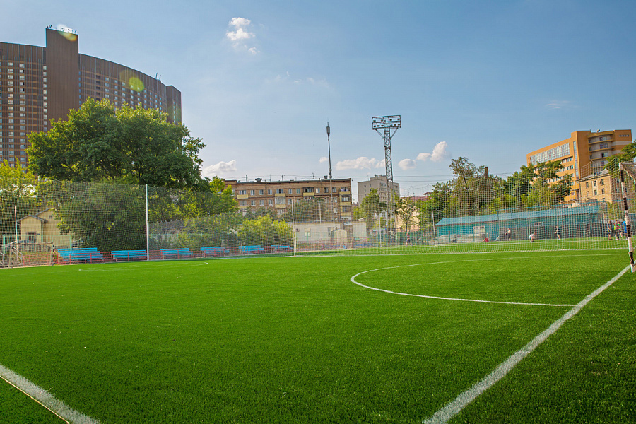 Открытые футбольные поля