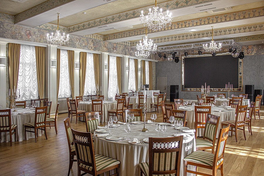 Основной зал