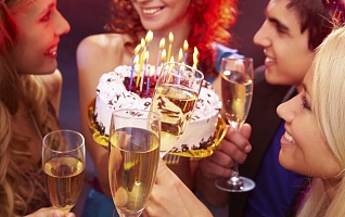 Взрослый День рождения: как отметить весело?