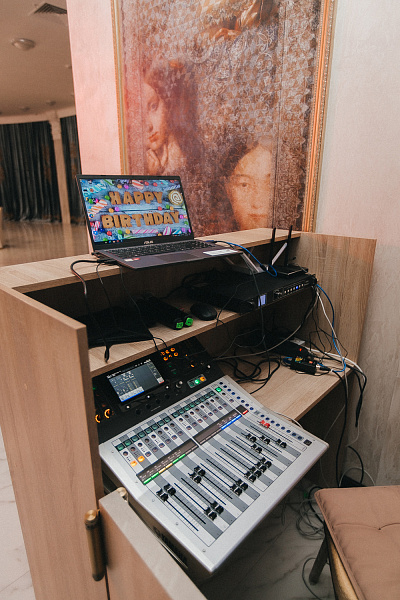 Основой банкетный зал