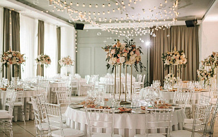 50 гостей + атмосфера: как рассчитать идеальную площадь для свадьбы