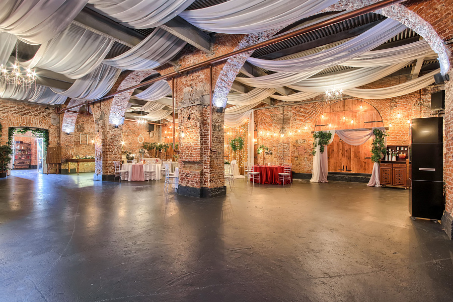 Основной зал