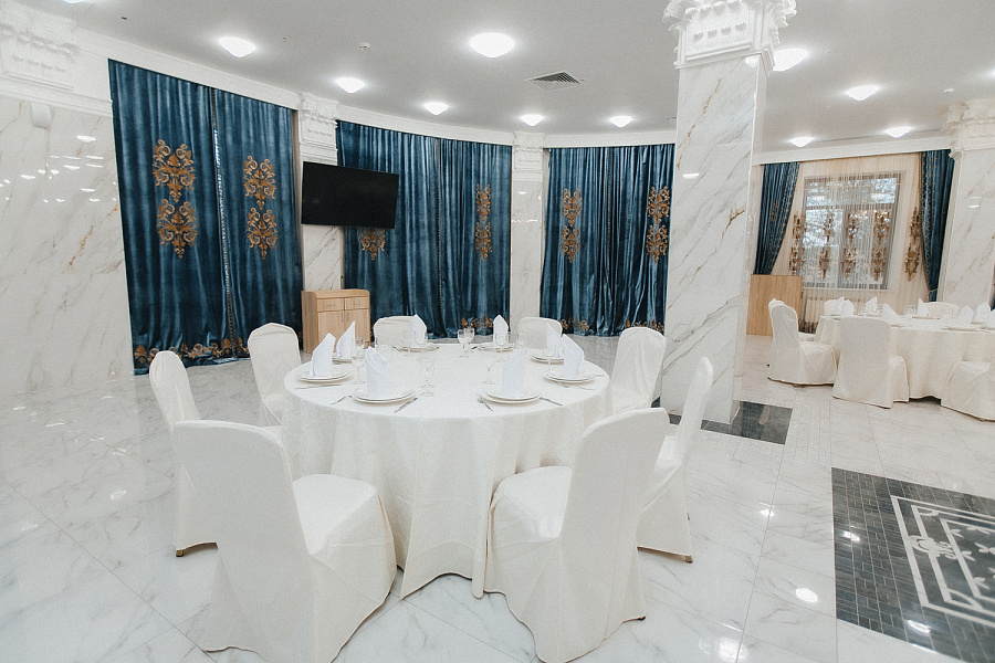 Основой банкетный зал