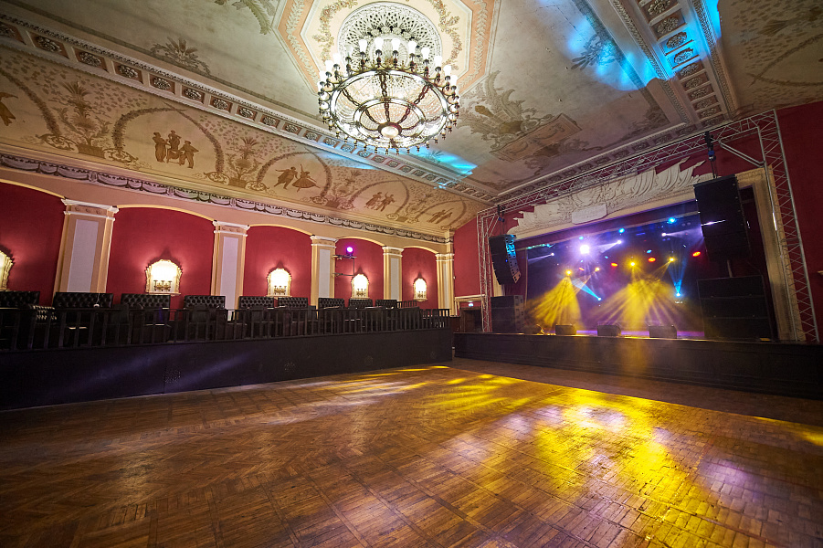 Основной зал