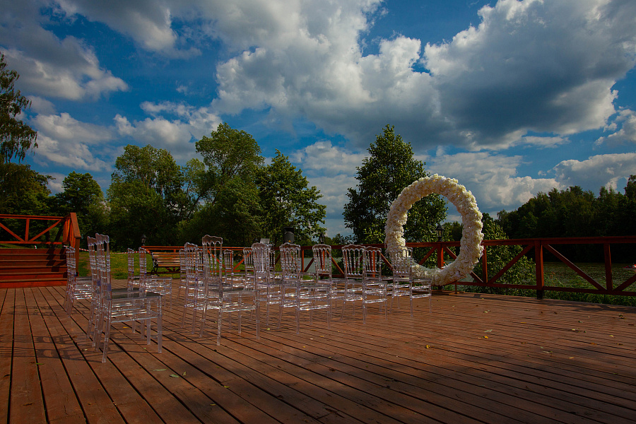 Зал Барский