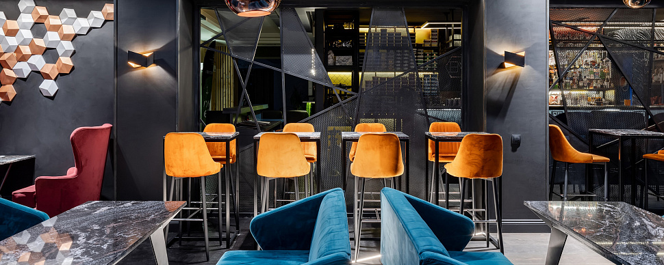 Основной зал