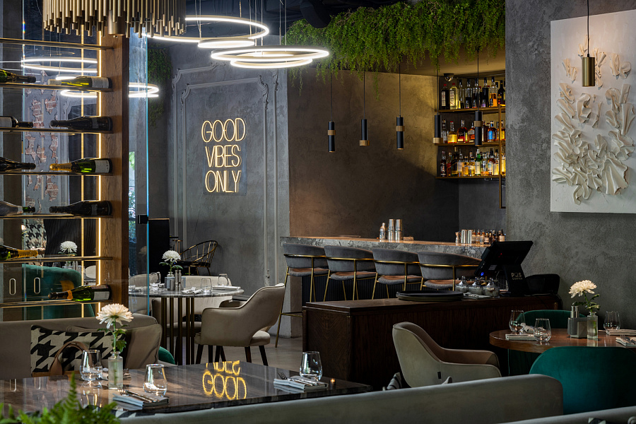 Основной зал