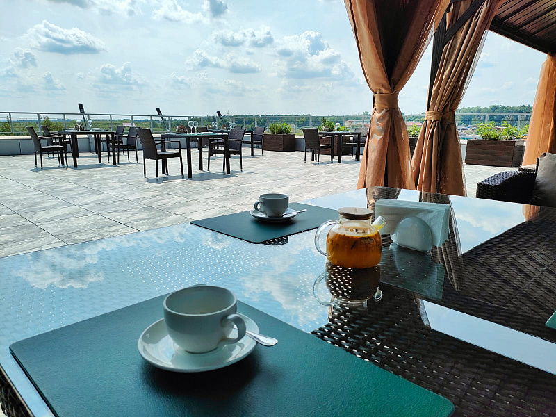 Зал с террасой