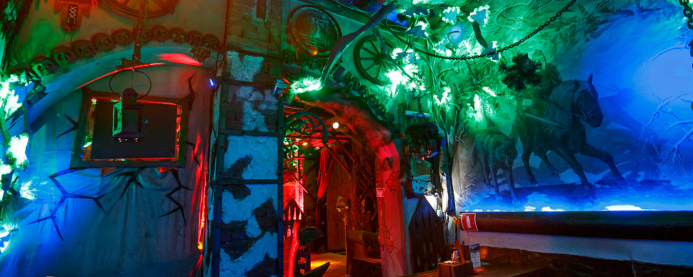 Деревянный Зал