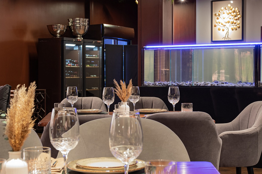 Основной зал