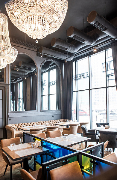 Основной зал с випом