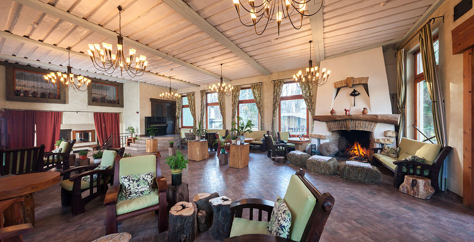 Зеленый  каминный зал