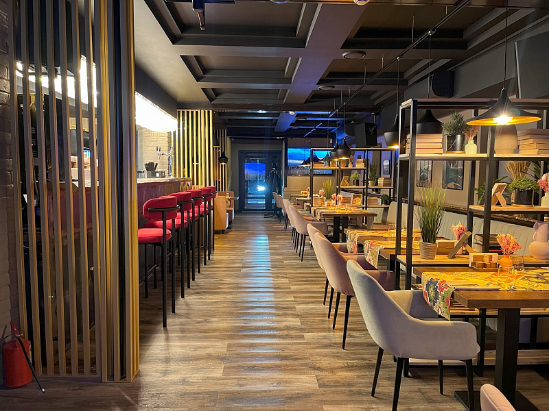 Основной зал