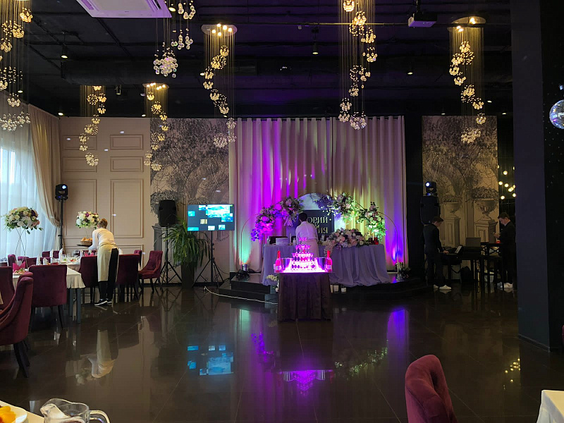 Основной зал