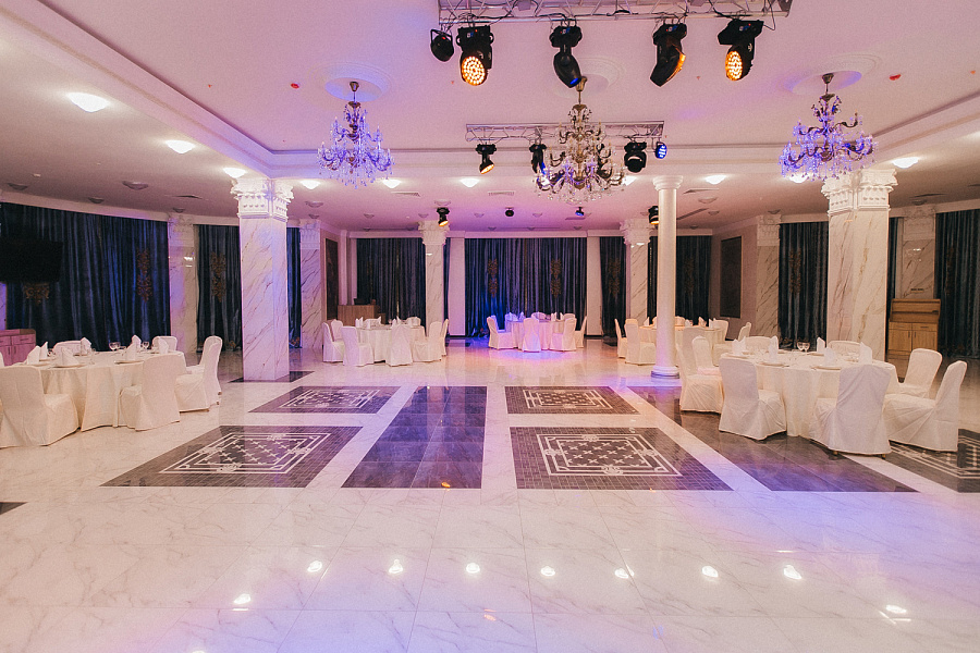 Основой банкетный зал
