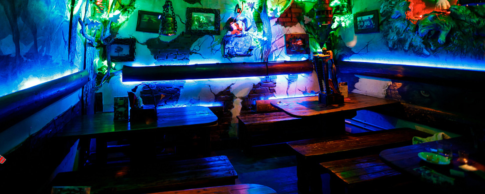 Деревянный Зал