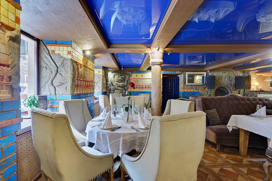 Основной зал