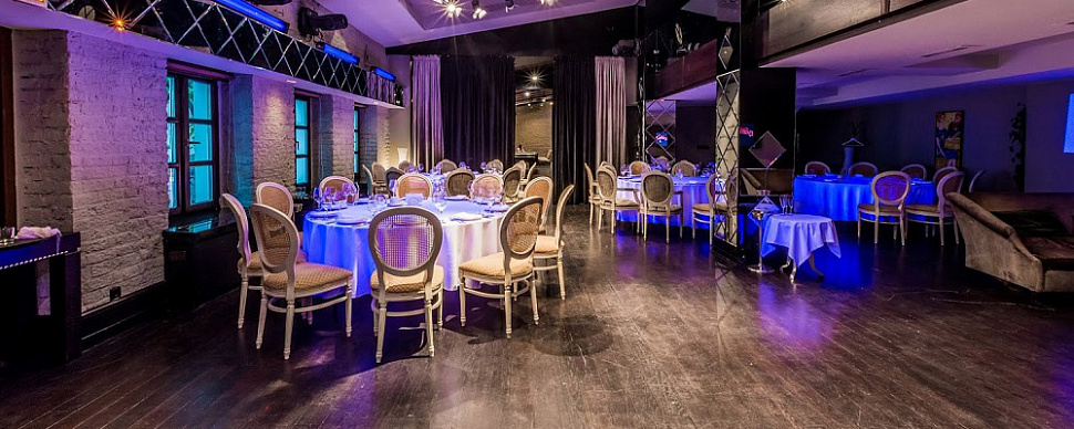 Зеркальный банкетный зал