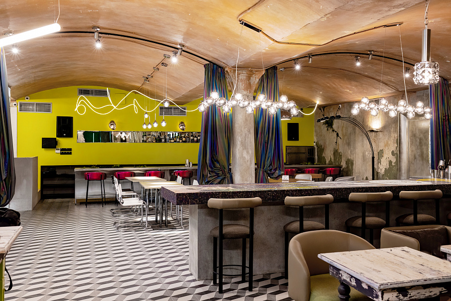 Основной зал