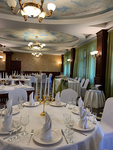 Основной зал