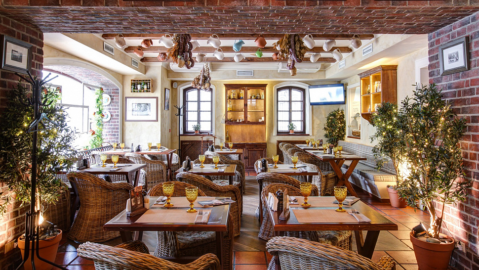 Большой зал на 2 этаже