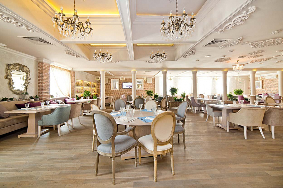 Основной зал