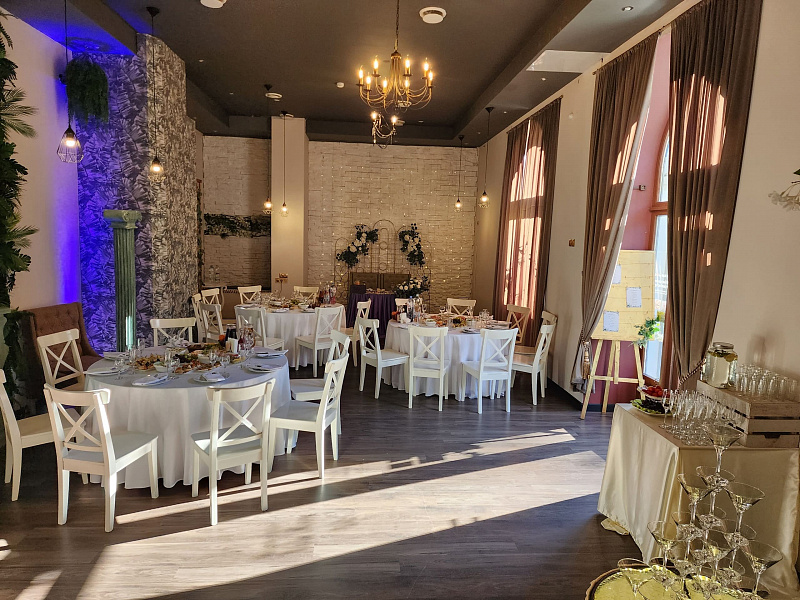 Основной зал