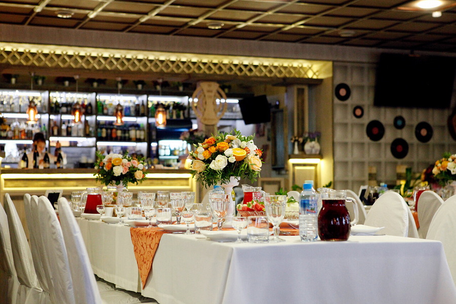 Основной зал