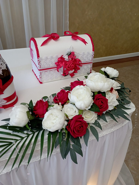 Золотой (свадебный)