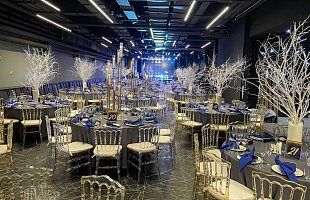 Яровит Холл