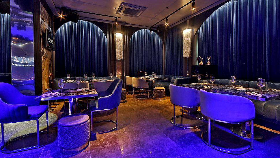 Основной зал