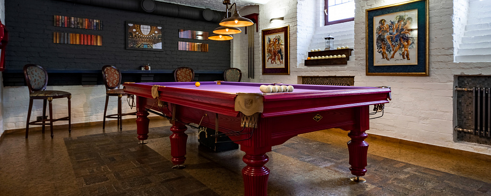 Бильярдный зал