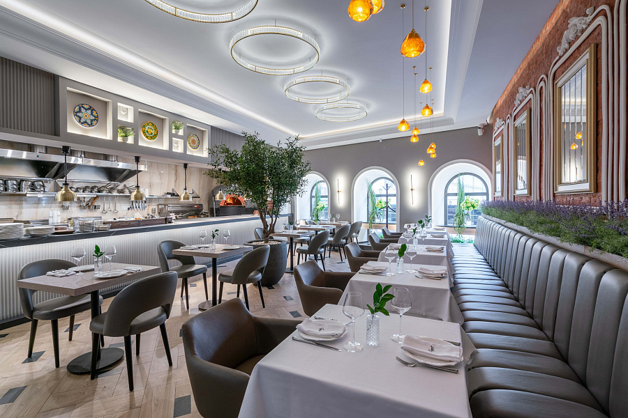 Зал с открытой кухней