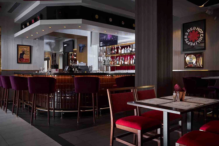 Весь ресторан