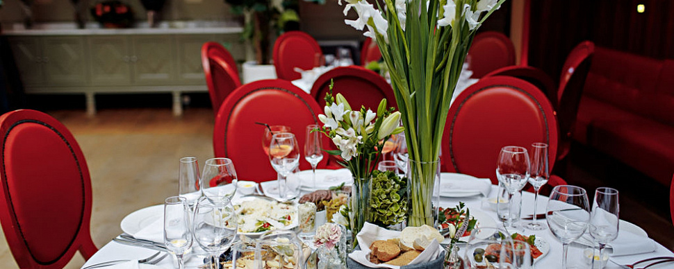 Зал с панорамной крышей