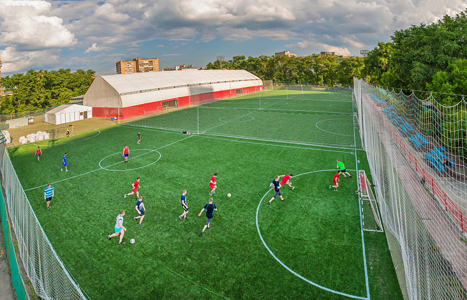 Открытые футбольные поля